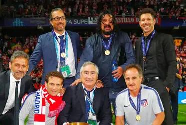 Tras ocho años acompañando al ‘Cholo’, dejó su lugar y ahora busca dirigir a Argentina.