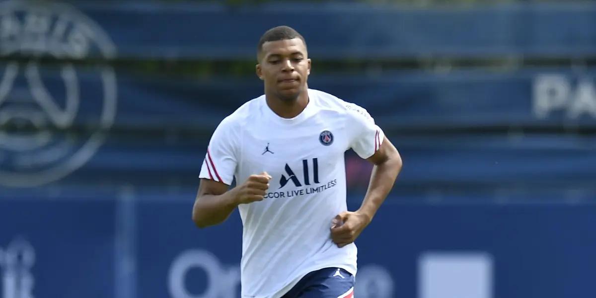 Tras varios meses de incertidumbre respecto a su futuro, Kylian Mbappé estrella del Paris Saint Germain parece comenzar a recomponer relación con la directiva del PSG. El Real Madrid, al pendiente de la situación.