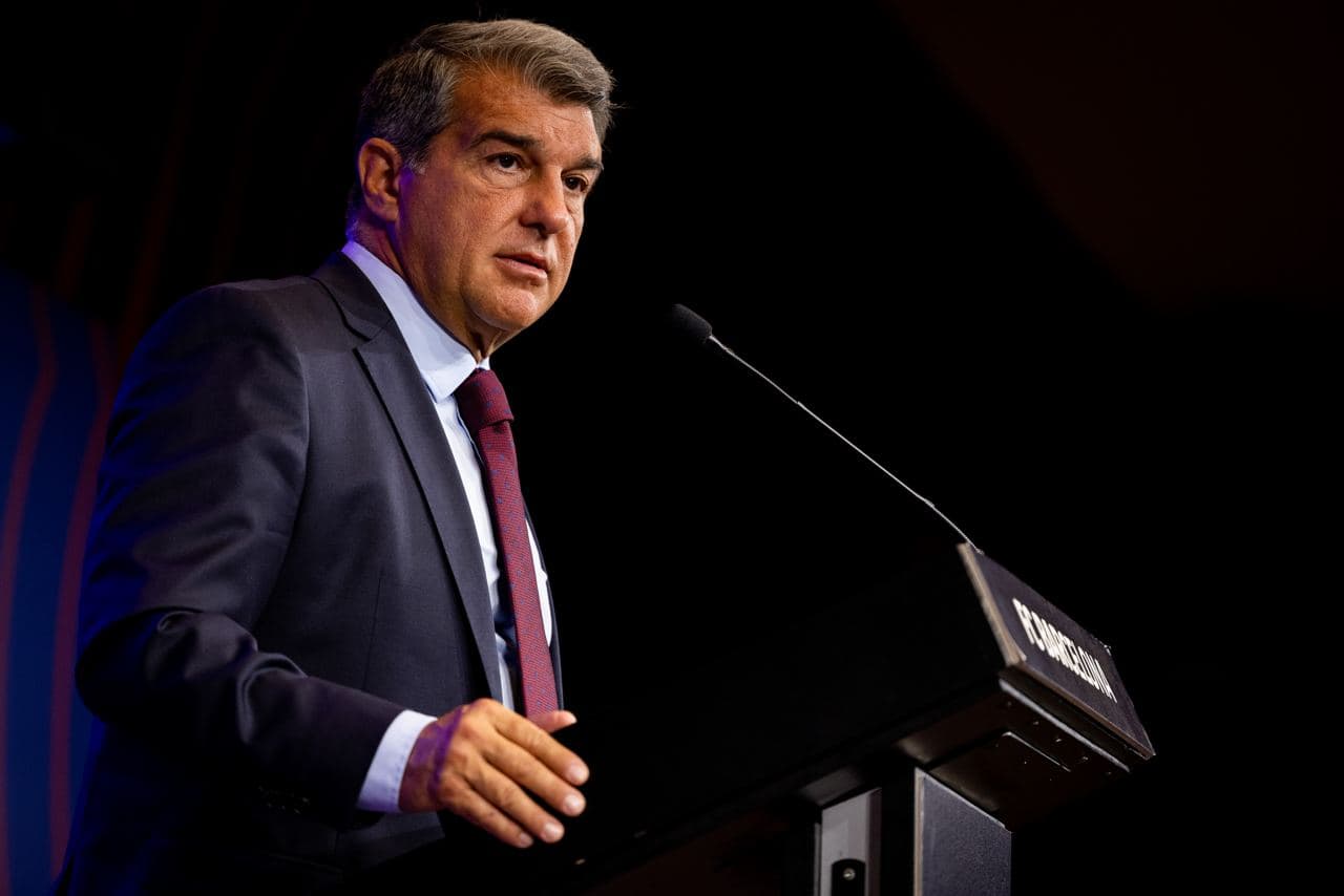 Un aficionado del equipo culé increpó a Joan Laporta tras el empate ante Osasuna y el presidente le contestó.