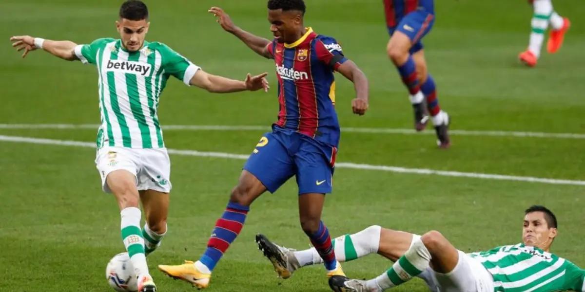 Una de las jóvenes estrellas del club no quiso abandonar el equipo y los aficionados se lo agradecen