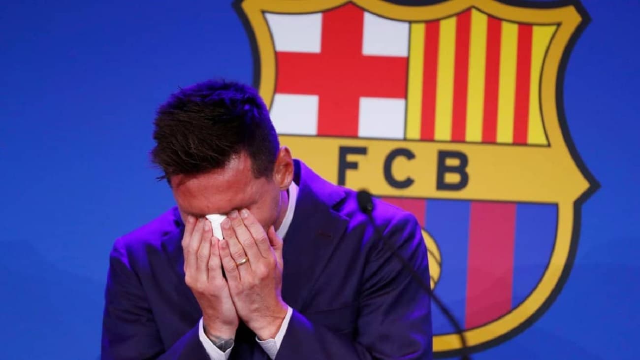 Una persona anónima dice tener el pañuelo con el cual Messi secó sus lágrimas en la despedida del FC Barcelona. El valor que le adjudicó al mismo es astronómico.