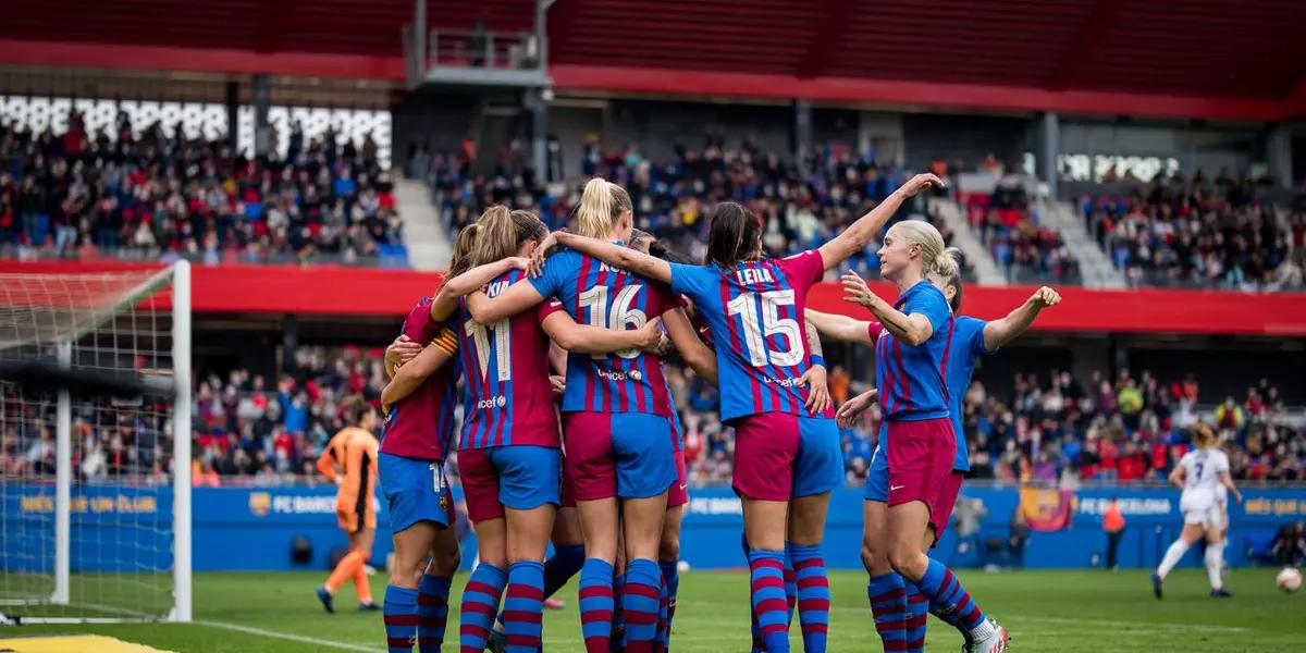 Una verdadera lección de Fútbol recibieron las merengues de parte del indiscutible líder y consagrado Campeón de LaLiga Iberdrola. El representativo del Fútbol Club Barcelona goleó al Real Madrid por cinco goles a cero y sigue haciendo historia.