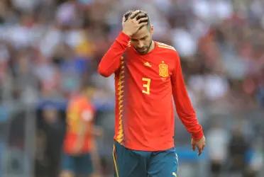 Uno de los grandes motivos por el que el defensor catalán se desvinculó de la Selección fue un problema en el vestuario.