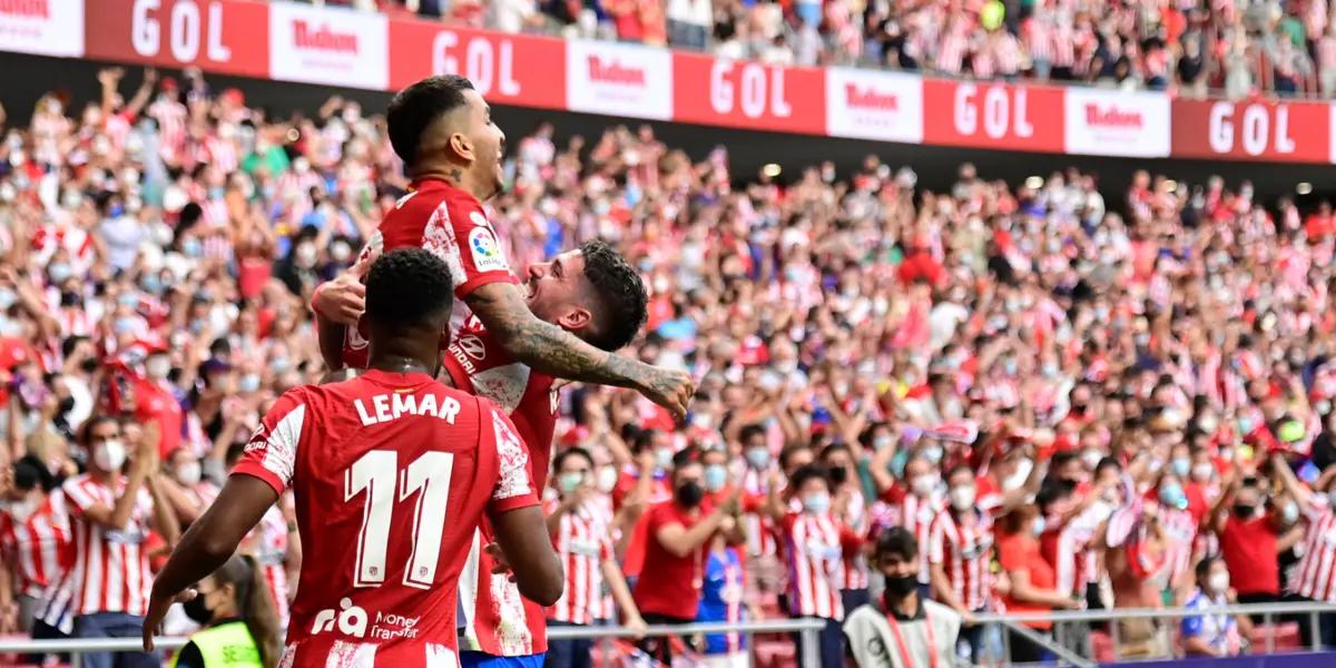 Unos de los problemas que el entrenador no puede solucionar es la falta de gol en el equipo, con una inmensa cantidad de grandes delanteros, el Atlético Madrid no puede hacer un gol y lo está pagando caro.