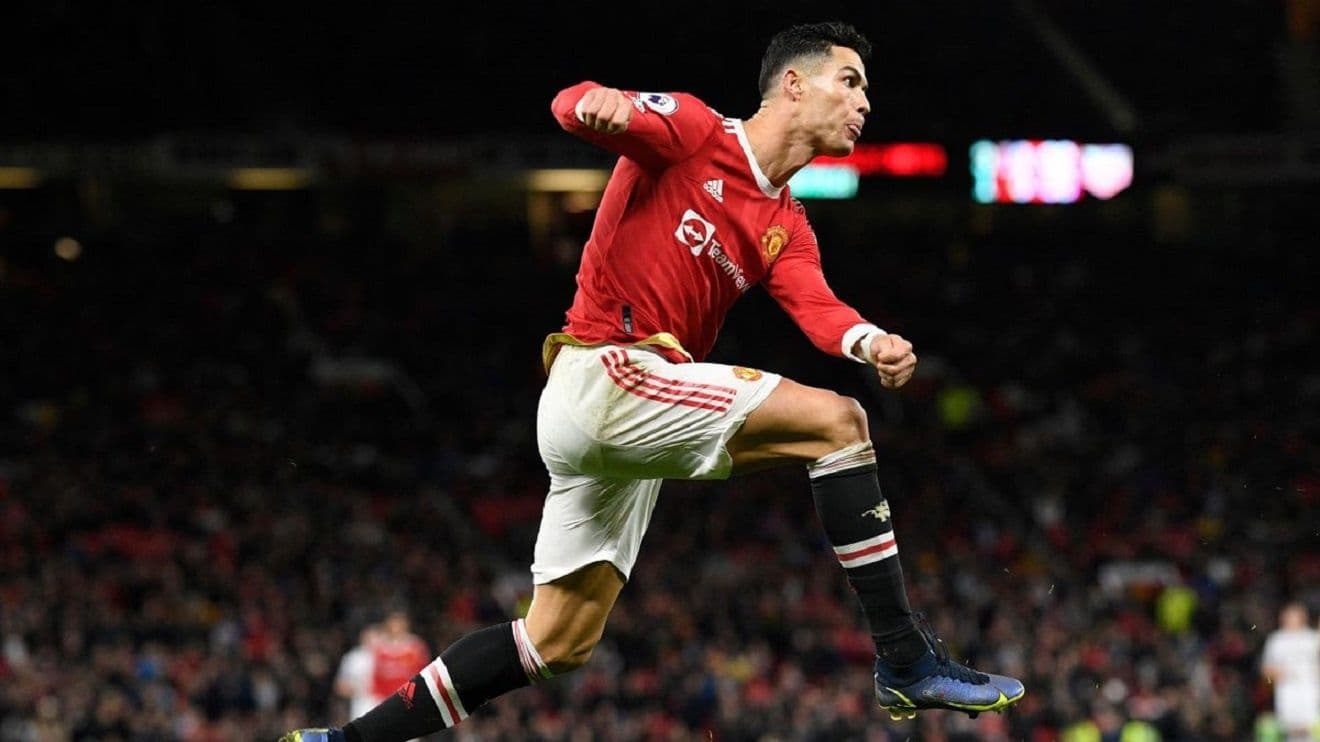 Varios medios europeos hablan de la inminente salida de Cristiano Ronaldo del Manchester United y de que la buena relación de su representante con el Barça podría acercarlo allí.
