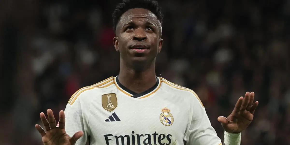 (VIDEO) Error de Kounde y gol de Vinicius a lo CR7 para 1-0 del Madrid a Barça