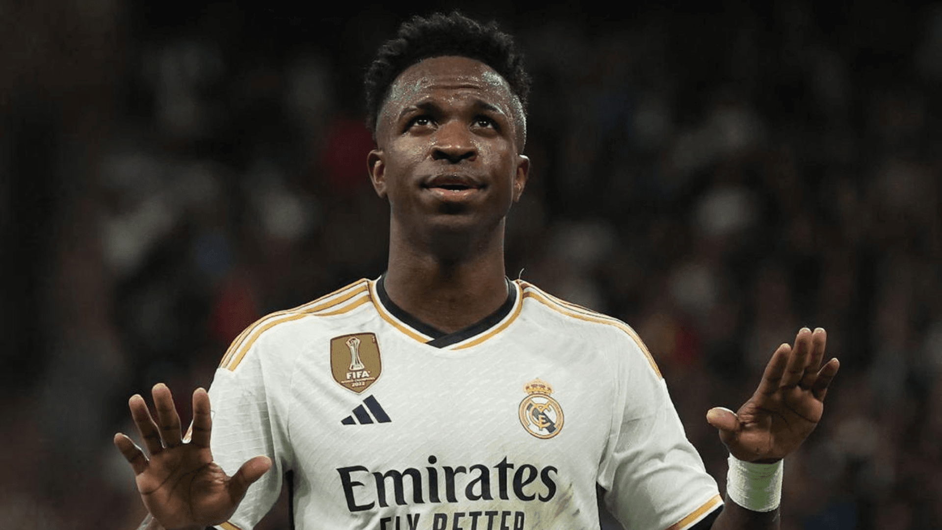 (VIDEO) Error de Kounde y gol de Vinicius a lo CR7 para 1-0 del Madrid a Barça