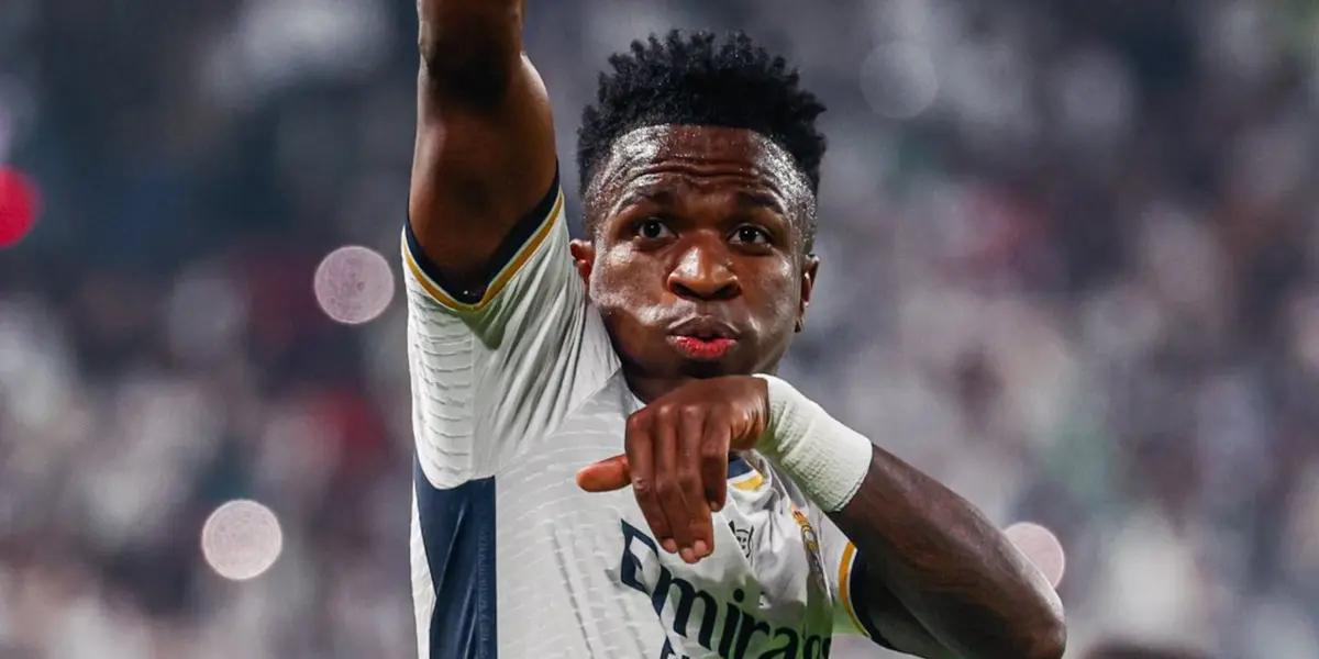 (VIDEO)Vinicius se cobra penalti de Araujo y con su hat-trick adelanta al Madrid