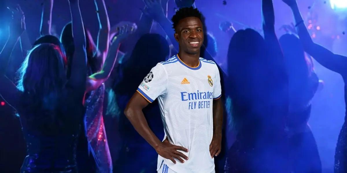 Vinicius Junior hizo un doblete ante el Valencia y luego se lo vio con una mujer en el estadio Bernabéu