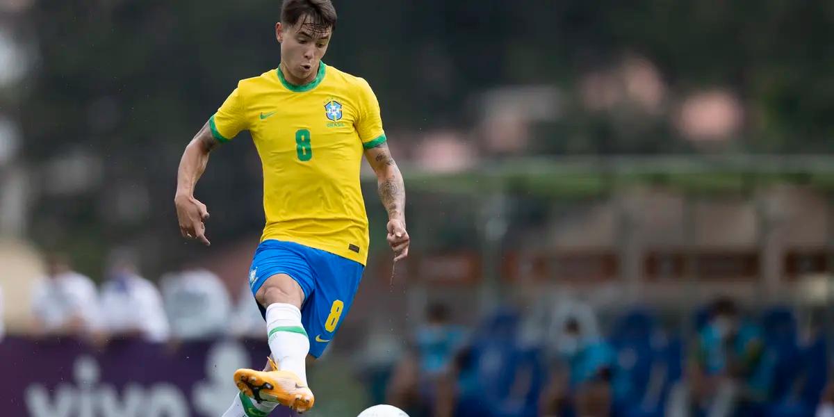 Vinicius Zanocelo, mediocentro de 21 años, juega en el Santos cedido desde hace un año por la Associação Ferroviária de Esportes. Betis y Sevilla se interesaron en el brasileño.