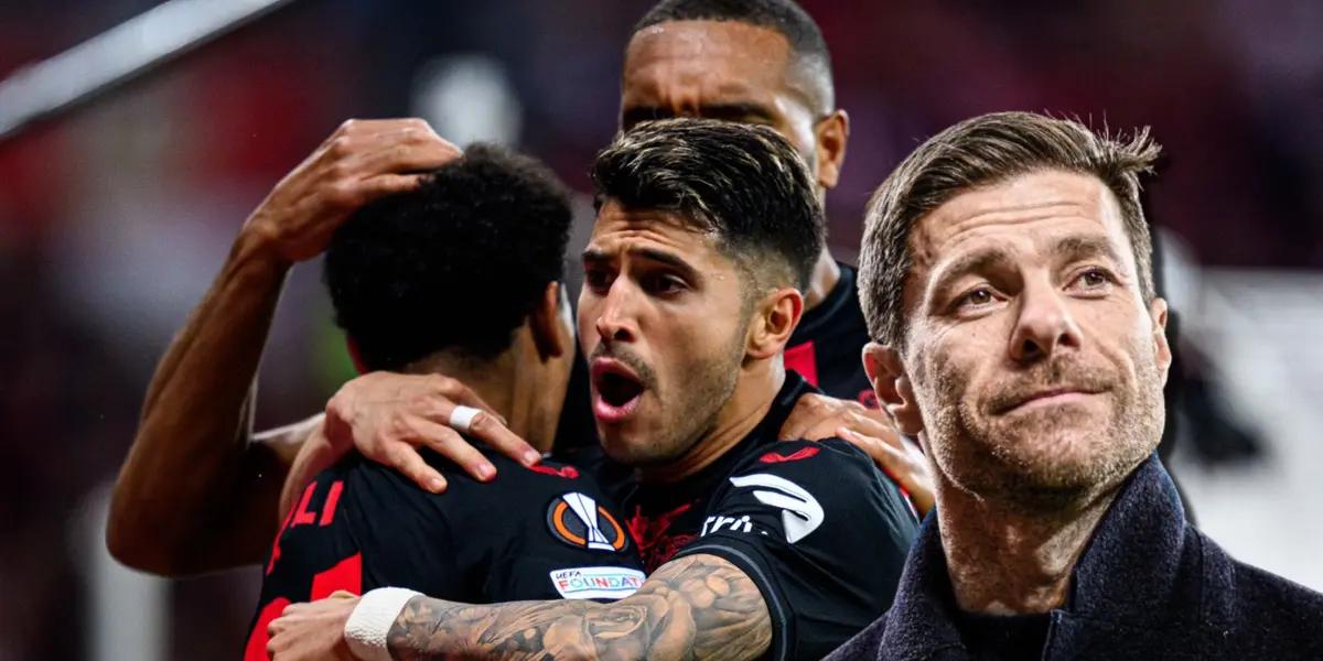 Xabi Alonso y jugadores del Bayer Leverkusen