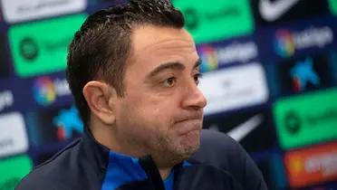 Xavi en rueda de prensa lamentándose.
