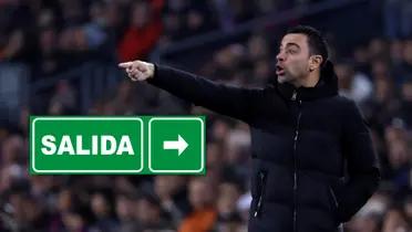 Xavi Hernández como entrenador del FC Barcelona en medio de un partido.