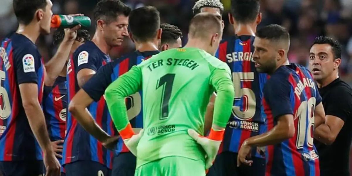 Xavi Hernández cuida cada detalle del plantel del FC Barcelona y tuvo que reunirse con uno de los referentes