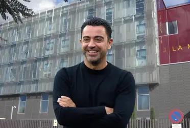 Xavi Hernández tiene que arreglárselas con lo que cuenta a disposición en La Masía porque no tiene dinero para salir a buscar un refuerzo de jerarquía