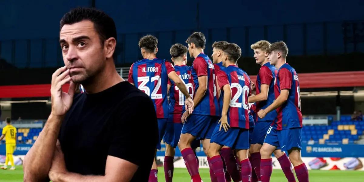 Xavi Hernández y algunos de los jugadores del filial