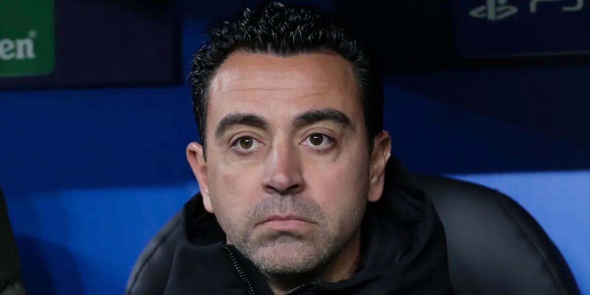 Xavi no podía creer que el FC Barcelona falle goles que estaban cantados, contra el Porto, en la Champions League