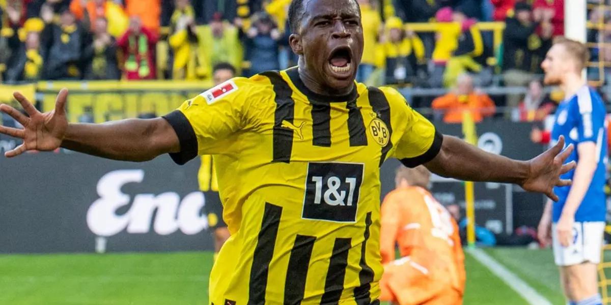 Xavi sigue en la búsqueda del jugador que pueda darle descanso a Robert Lewandowski