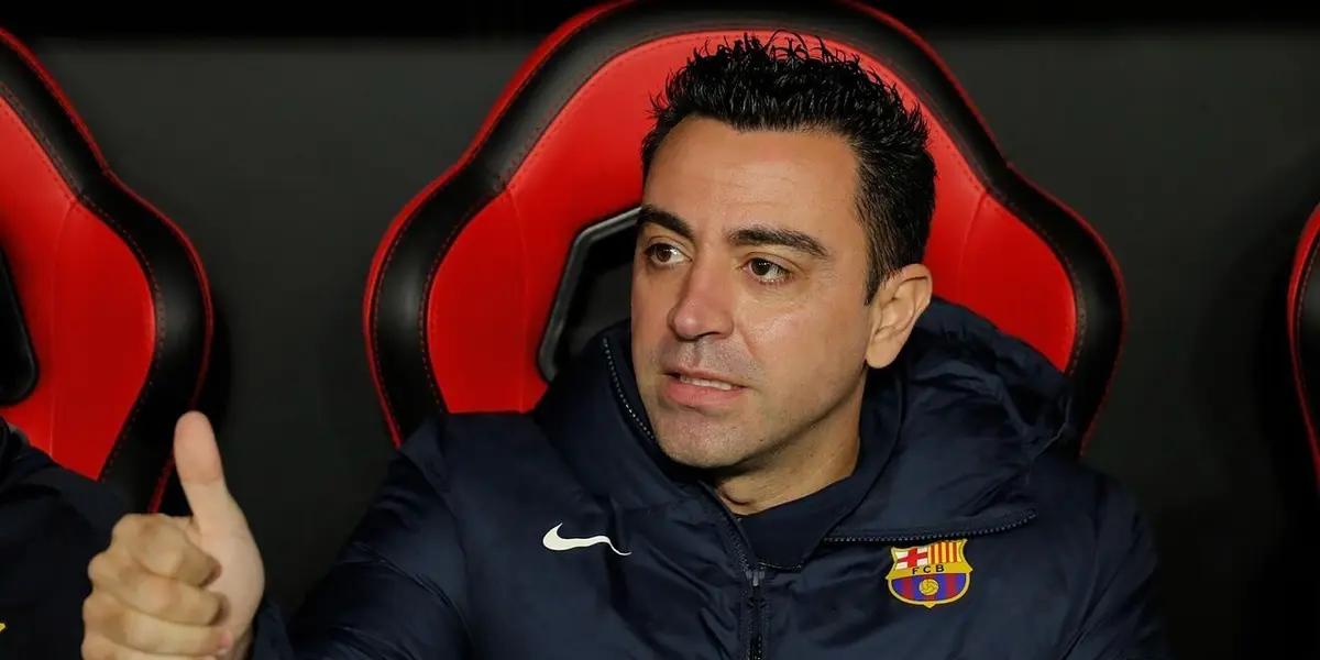 Xavi volvió a hablar de la renovación del delantero, pidiéndole públicamente que reconsidere el monto que pretende.