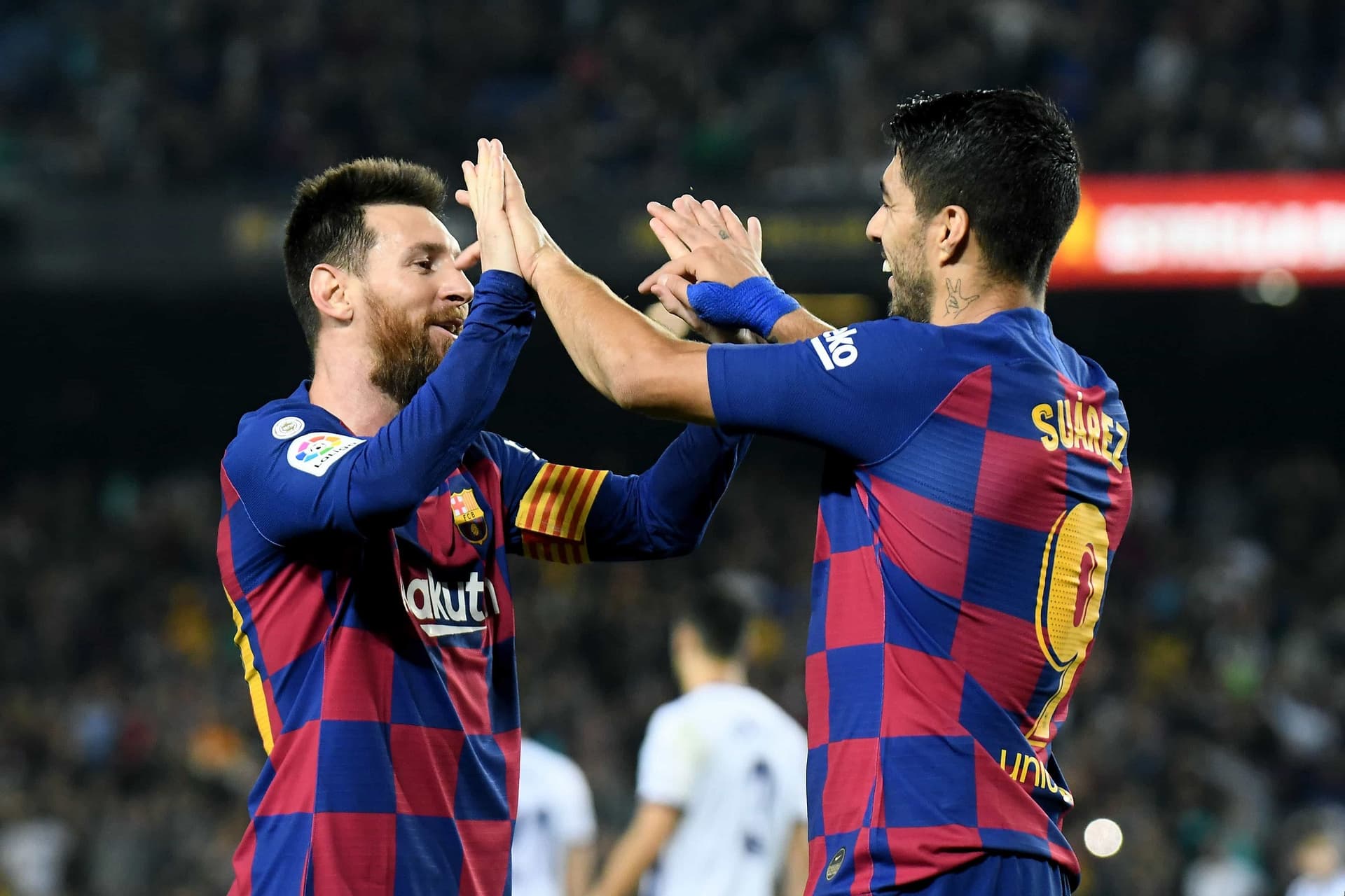 Ya confirmada la salida de Luis Suárez del Atlético Madrid al final de esta temporada, el delantero uruguayo podría regresar al Fútbol Club Barcelona y esta vuelta podría significar el regreso de otro ídolo blaugrana, Lionel Messi.