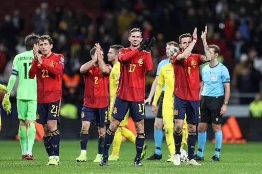 Ya piensa en lo que será el armado del plantel para la temporada que viene y quiere un impresionante nombre para reforzar al equipo.