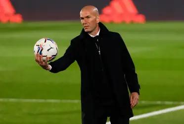 Zidane reapareció en el estadio de Vallecas.