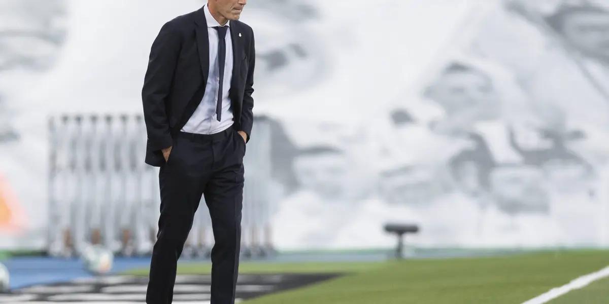 Zidane se marcharía del Real Madrid.