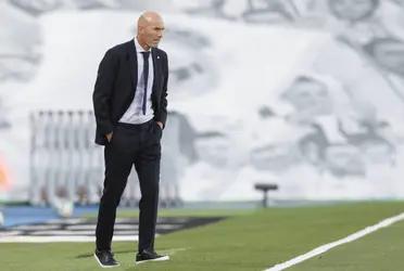Zidane se marcharía del Real Madrid.