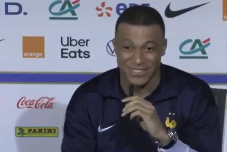 Reacción de Kylian Mbappé en conferencia de prensa