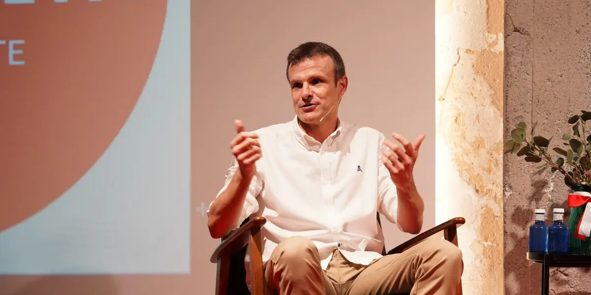 El Athletic Club, harto de las presiones al arbitraje por parte del Real Madrid, responde en rueda de prensa